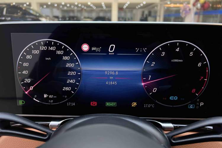 Used Mercedes-Benz Maybach S-Class 2021 S 480 4MATIC Odometer Close Up