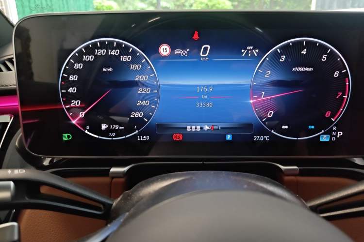 Used Mercedes-Benz Maybach S-Class 2021 S 480 4MATIC Odometer Close Up