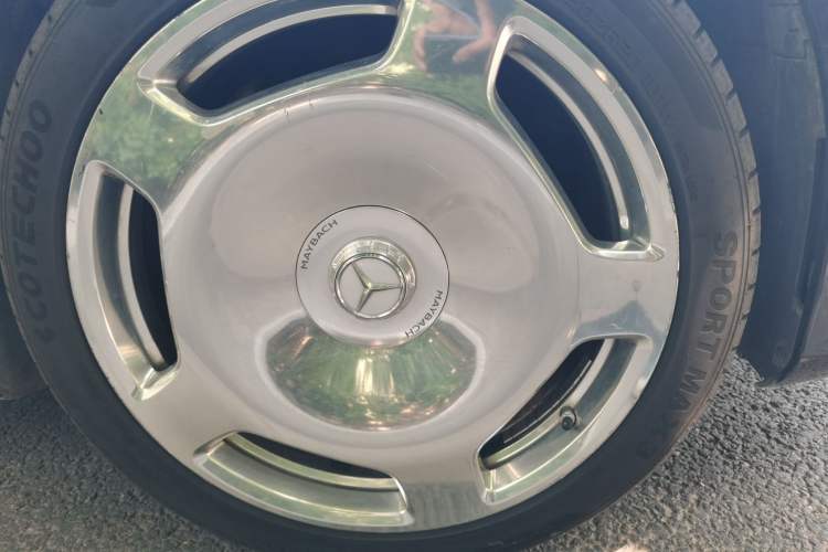 Used Mercedes-Benz Maybach S-Class 2021 S 480 4MATIC Right Front Wheel Hub