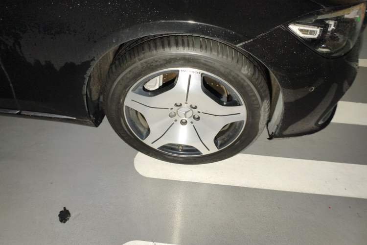 Used Mercedes-Benz Maybach S-Class 2021 S 480 4MATIC Right Front Wheel Hub