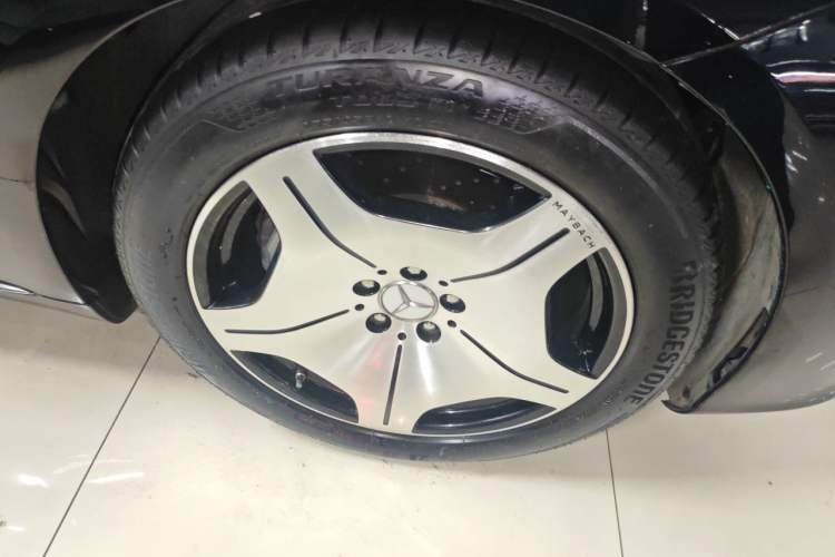 Used Mercedes-Benz Maybach S-Class 2021 S 480 4MATIC Right Front Wheel Hub