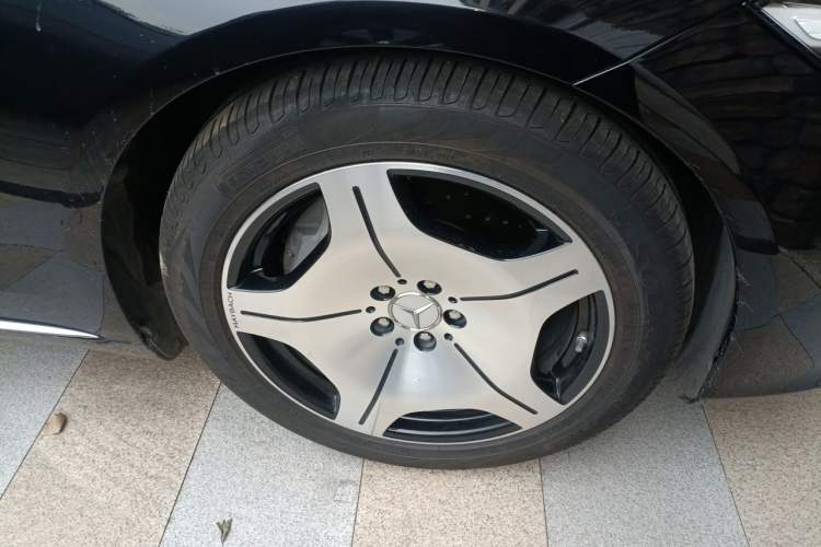 Used Mercedes-Benz Maybach S-Class 2021 S 480 4MATIC Right Front Wheel Hub