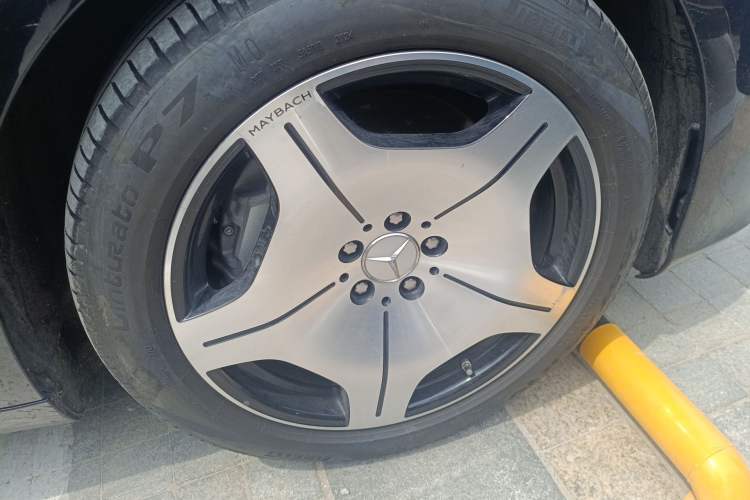 Used Mercedes-Benz Maybach S-Class 2021 S 480 4MATIC Right Front Wheel Hub
