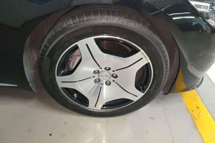 Used Mercedes-Benz Maybach S-Class 2021 S 480 4MATIC Right Front Wheel Hub