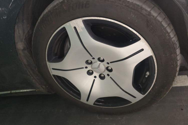 Used Mercedes-Benz Maybach S-Class 2021 S 480 4MATIC Right Front Wheel Hub