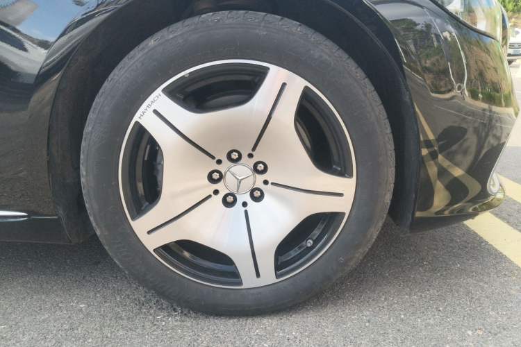 Used Mercedes-Benz Maybach S-Class 2021 S 480 4MATIC Right Front Wheel Hub