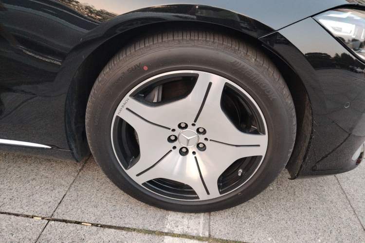 Used Mercedes-Benz Maybach S-Class 2021 S 480 4MATIC Right Front Wheel Hub