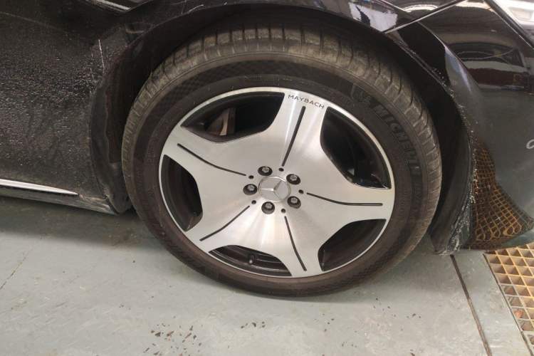 Used Mercedes-Benz Maybach S-Class 2021 S 480 4MATIC Right Front Wheel Hub