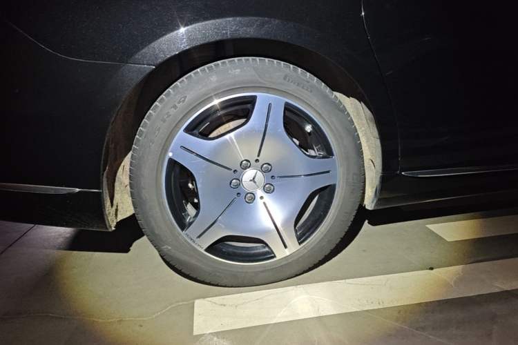 Used Mercedes-Benz Maybach S-Class 2021 S 480 4MATIC Right Rear Wheel Hub