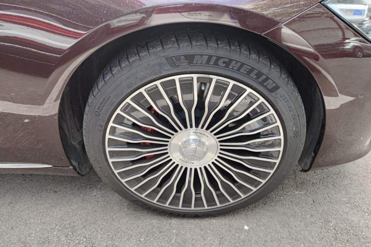 Used Mercedes-Benz Maybach S-Class 2021 S 480 4MATIC Right Front Wheel Hub