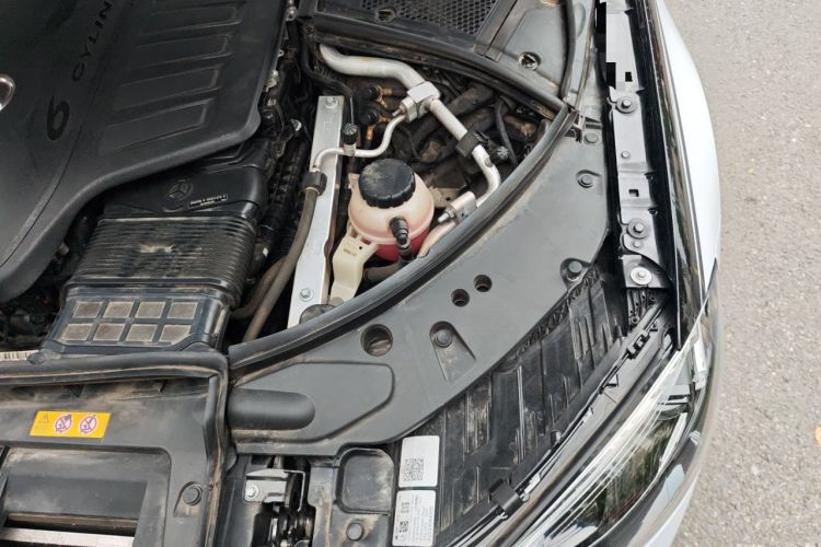 Used Mercedes-Benz Maybach S-Class 2021 S 480 4MATIC Engine Bay Left