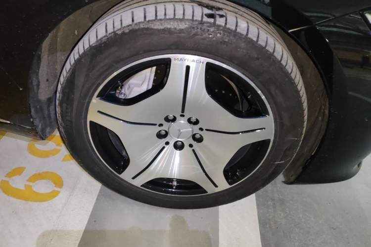 Used Mercedes-Benz Maybach S-Class 2021 S 480 4MATIC Right Front Wheel Hub