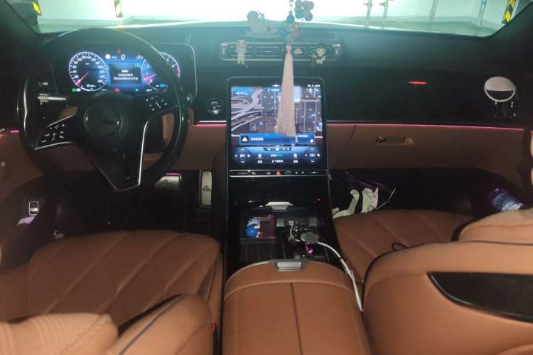 Used Mercedes-Benz Maybach S-Class 2021 S 480 4MATIC Center Console