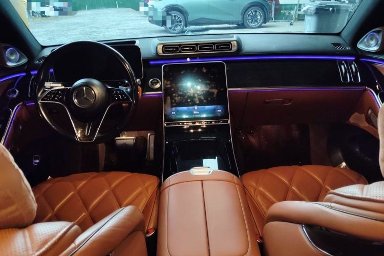 Used Mercedes-Benz Maybach S-Class 2022 S 480 4MATIC Intelligent Premium Special Edition Center Console