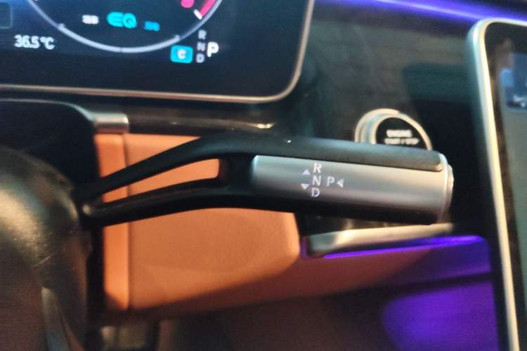 Used Mercedes-Benz Maybach S-Class 2022 S 480 4MATIC Intelligent Premium Special Edition Gear Lever
