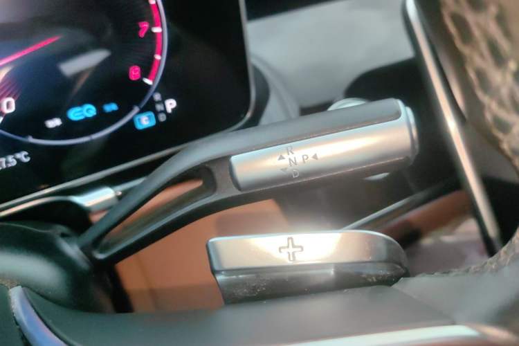 Used Mercedes-Benz Maybach S-Class 2022 S 480 4MATIC Intelligent Premium Special Edition Gear Lever