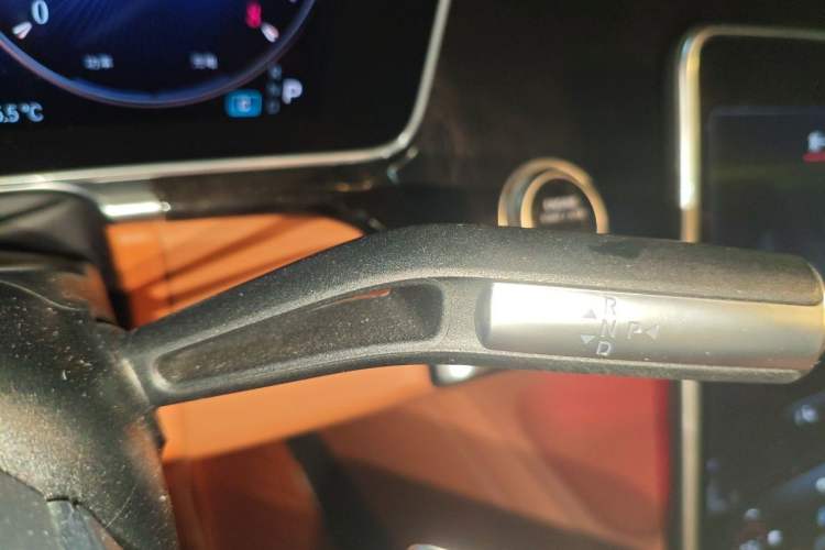 Used Mercedes-Benz Maybach S-Class 2022 S 480 4MATIC Intelligent Premium Special Edition Gear Lever