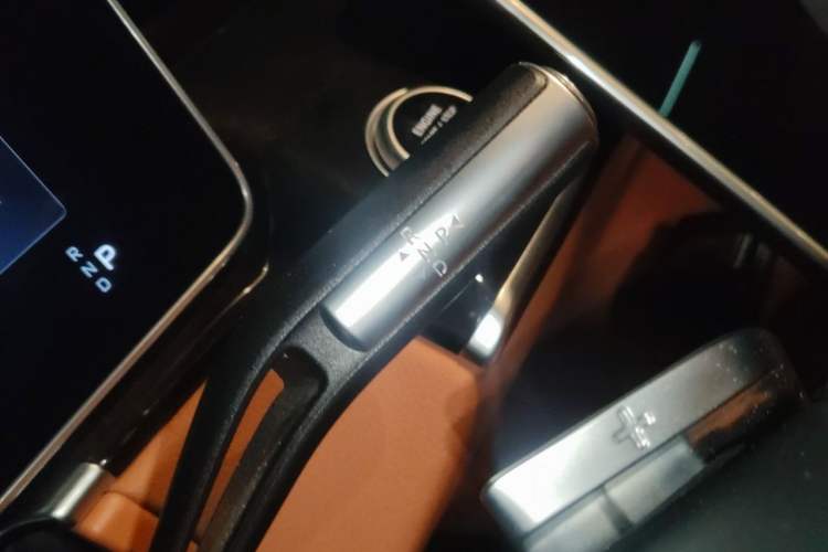 Used Mercedes-Benz Maybach S-Class 2022 S 480 4MATIC Intelligent Premium Special Edition Gear Lever