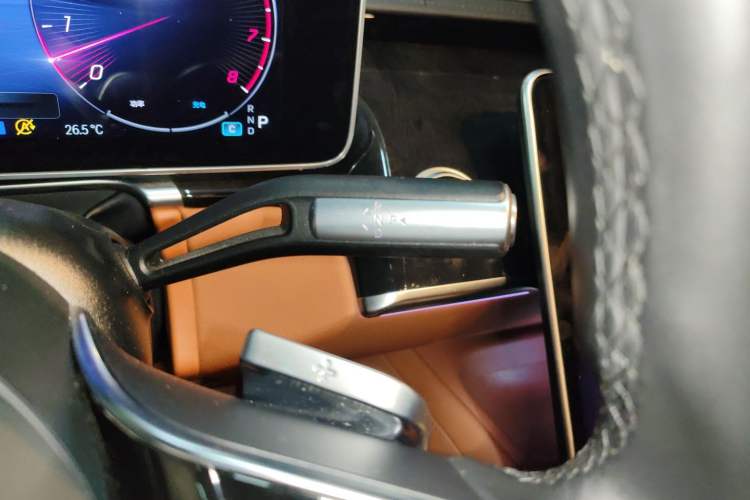 Used Mercedes-Benz Maybach S-Class 2022 S 480 4MATIC Intelligent Premium Special Edition Gear Lever