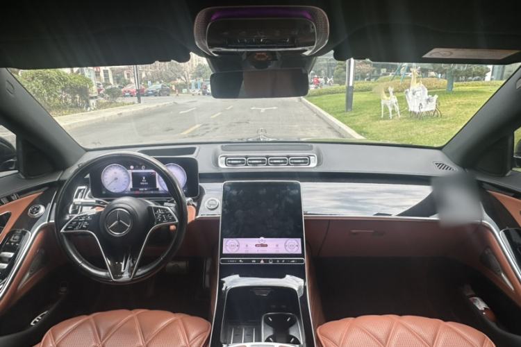 Used Mercedes-Benz Maybach S-Class 2022 S 480 4MATIC Intelligent Premium Special Edition Interior 1