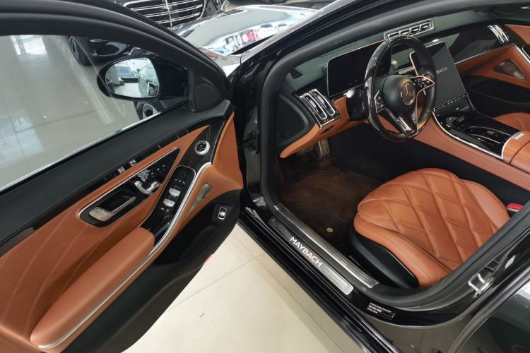 Used Mercedes-Benz Maybach S-Class 2022 S 480 4MATIC Intelligent Premium Special Edition Interior 2
