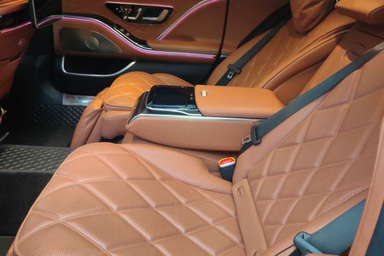 Used Mercedes-Benz Maybach S-Class 2022 S 480 4MATIC Intelligent Premium Special Edition Left Rear Seat