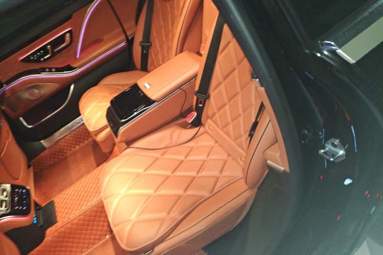 Used Mercedes-Benz Maybach S-Class 2022 S 480 4MATIC Intelligent Premium Special Edition Left Rear Seat