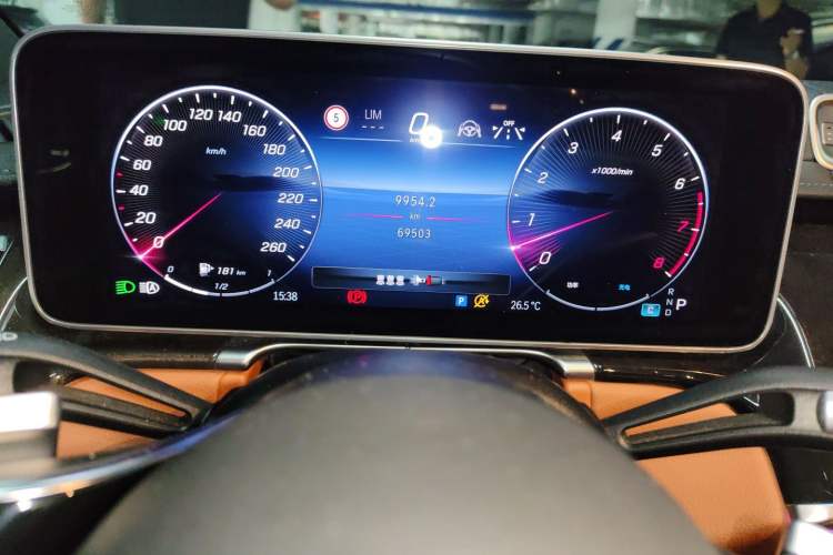 Used Mercedes-Benz Maybach S-Class 2022 S 480 4MATIC Intelligent Premium Special Edition Odometer Close Up