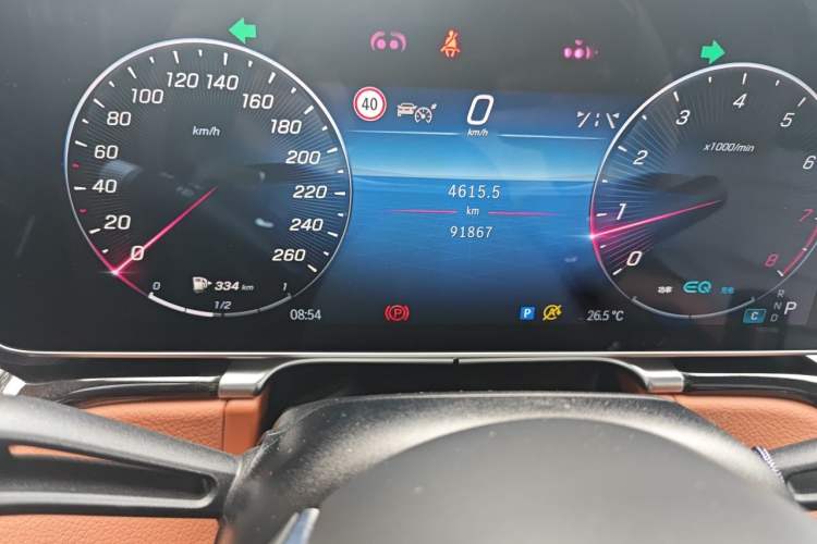 Used Mercedes-Benz Maybach S-Class 2022 S 480 4MATIC Intelligent Premium Special Edition Odometer Close Up