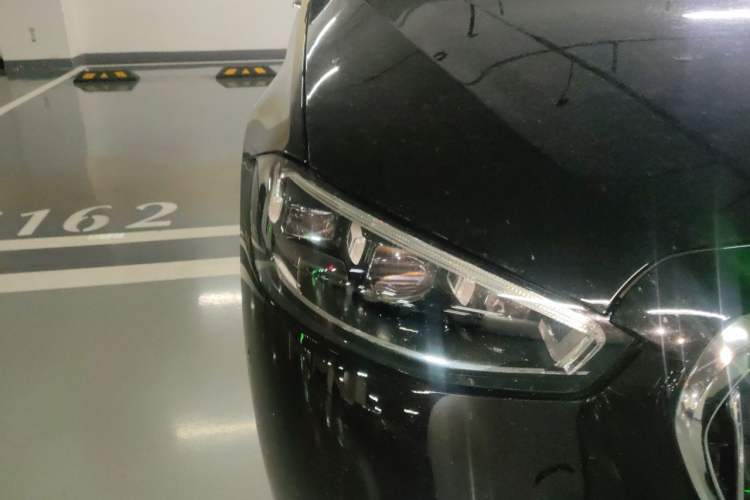 Used Mercedes-Benz Maybach S-Class 2022 S 480 4MATIC Intelligent Premium Special Edition Right Front Headlight