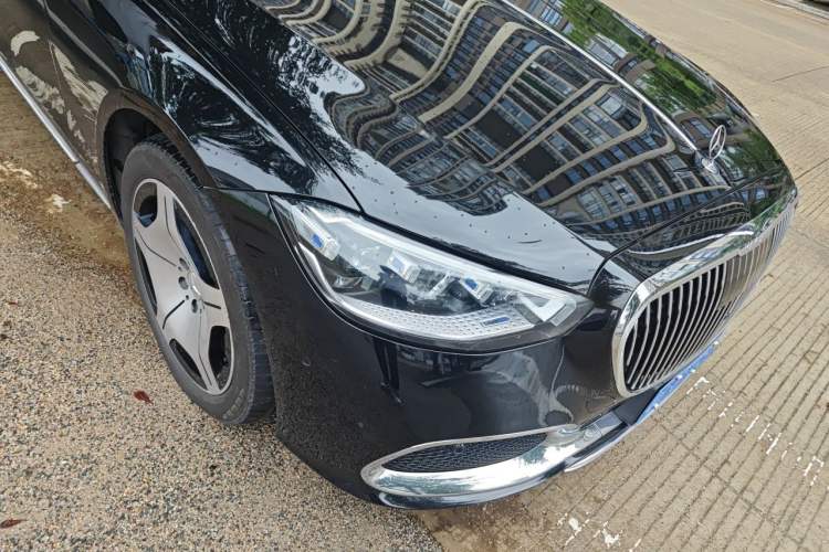 Used Mercedes-Benz Maybach S-Class 2022 S 480 4MATIC Intelligent Premium Special Edition Right Front Headlight