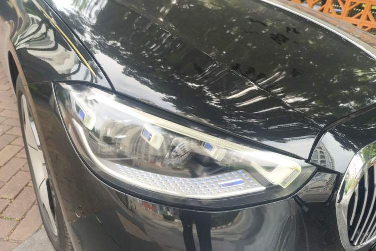 Used Mercedes-Benz Maybach S-Class 2022 S 480 4MATIC Intelligent Premium Special Edition Right Front Headlight