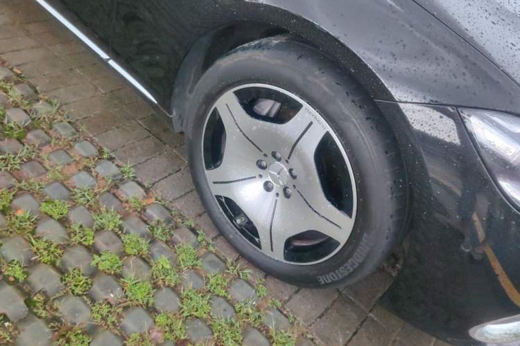 Used Mercedes-Benz Maybach S-Class 2022 S 480 4MATIC Intelligent Premium Special Edition Right Front Wheel Hub