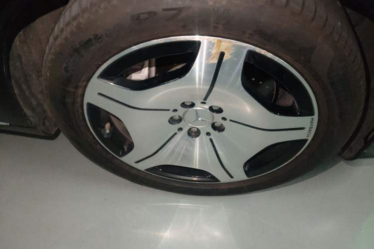 Used Mercedes-Benz Maybach S-Class 2022 S 480 4MATIC Intelligent Premium Special Edition Right Front Wheel Hub