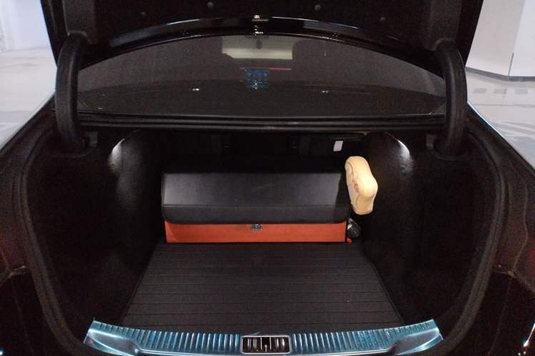 Used Mercedes-Benz Maybach S-Class 2022 S 480 4MATIC Intelligent Premium Special Edition Trunk