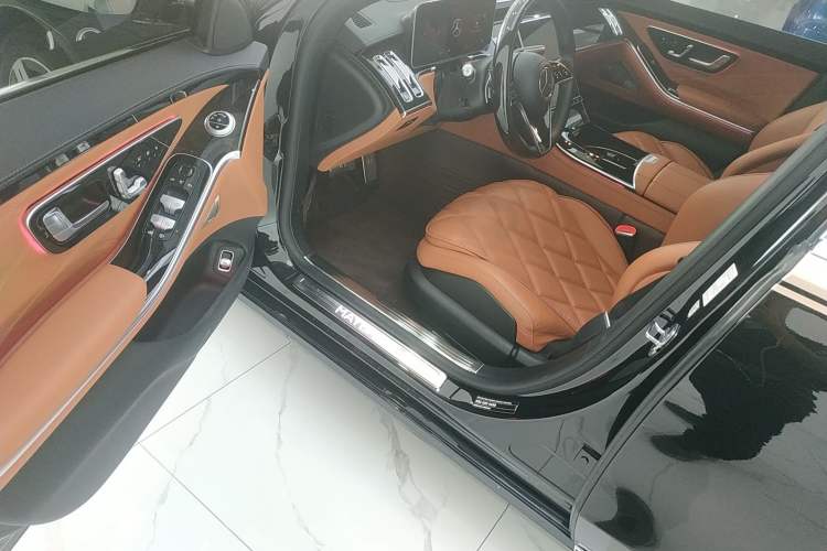Used Mercedes-Benz Maybach S-Class 2022 S 480 4MATIC Intelligent Premium Special Edition Driver Seat
