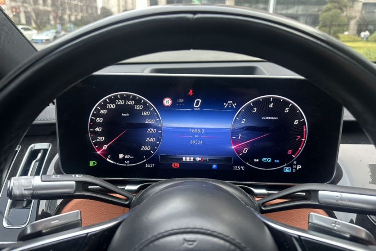 Used Mercedes-Benz Maybach S-Class 2022 S 480 4MATIC Intelligent Premium Special Edition Odometer Close Up