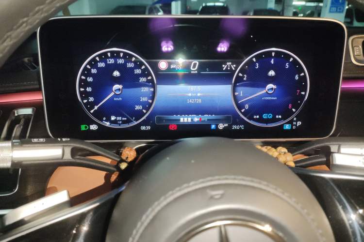 Used Mercedes-Benz Maybach S-Class 2022 S 480 4MATIC Intelligent Premium Special Edition Odometer Close Up