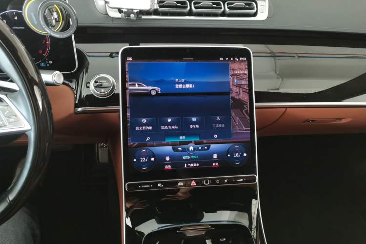 Used Mercedes-Benz Maybach S-Class 2022 S 480 4MATIC Intelligent Premium Special Edition Audio And AC Panel
