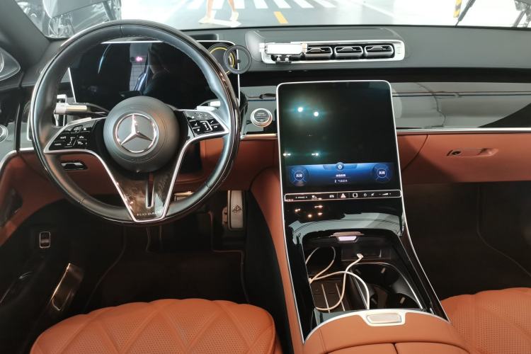 Used Mercedes-Benz Maybach S-Class 2022 S 480 4MATIC Intelligent Premium Special Edition Center Console
