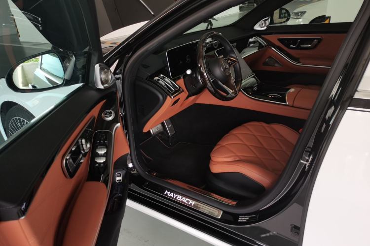 Used Mercedes-Benz Maybach S-Class 2022 S 480 4MATIC Intelligent Premium Special Edition Driver Seat