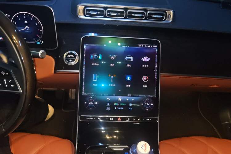 Used Mercedes-Benz Maybach S-Class 2023 S 480 4MATIC Audio And AC Panel