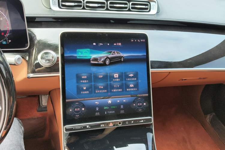Used Mercedes-Benz Maybach S-Class 2023 S 480 4MATIC Audio And AC Panel
