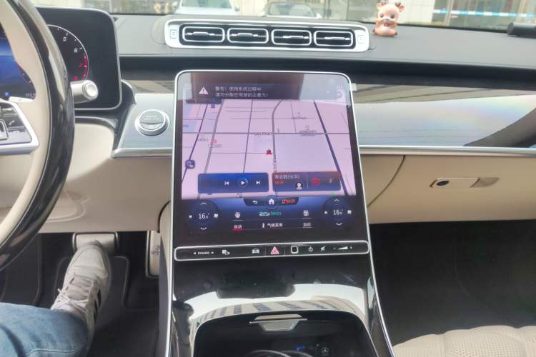 Used Mercedes-Benz Maybach S-Class 2023 S 480 4MATIC Audio And AC Panel