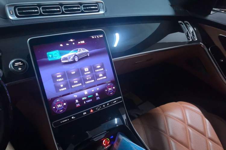Used Mercedes-Benz Maybach S-Class 2023 S 480 4MATIC Audio And AC Panel