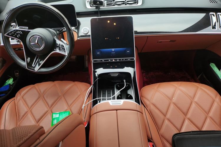 Used Mercedes-Benz Maybach S-Class 2023 S 480 4MATIC Center Console