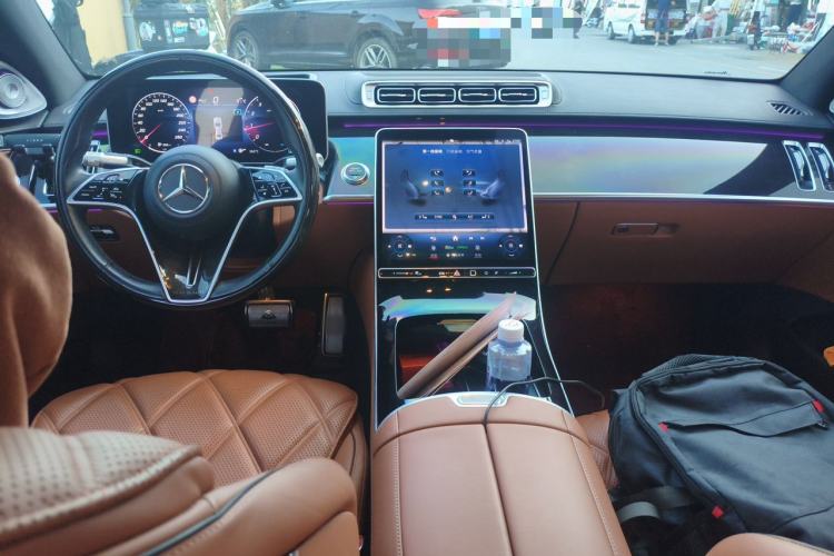 Used Mercedes-Benz Maybach S-Class 2023 S 480 4MATIC Center Console