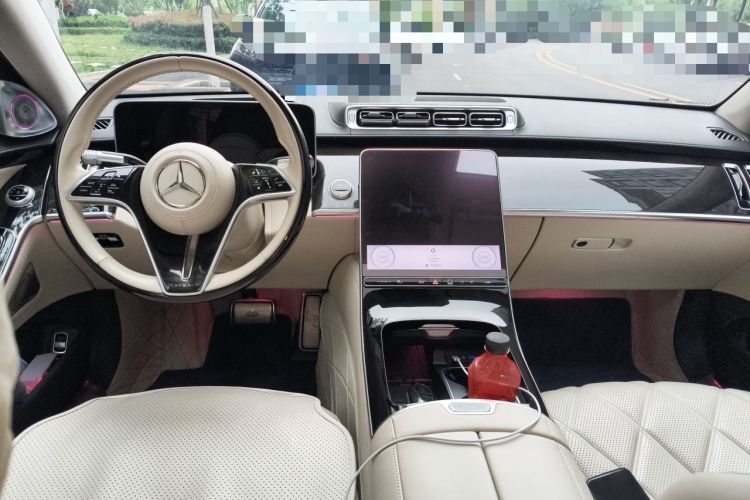 Used Mercedes-Benz Maybach S-Class 2023 S 480 4MATIC Center Console