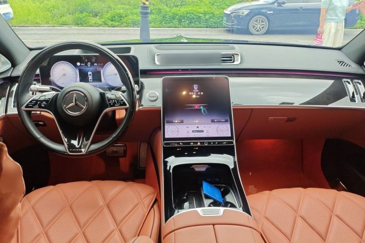 Used Mercedes-Benz Maybach S-Class 2023 S 480 4MATIC Center Console