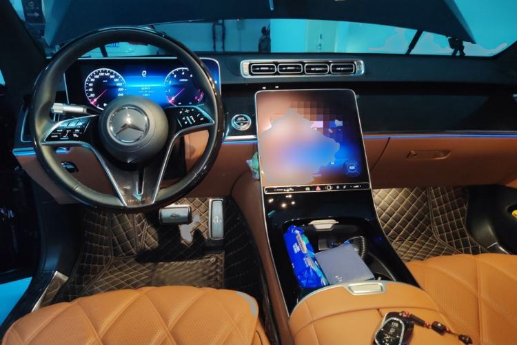 Used Mercedes-Benz Maybach S-Class 2023 S 480 4MATIC Center Console